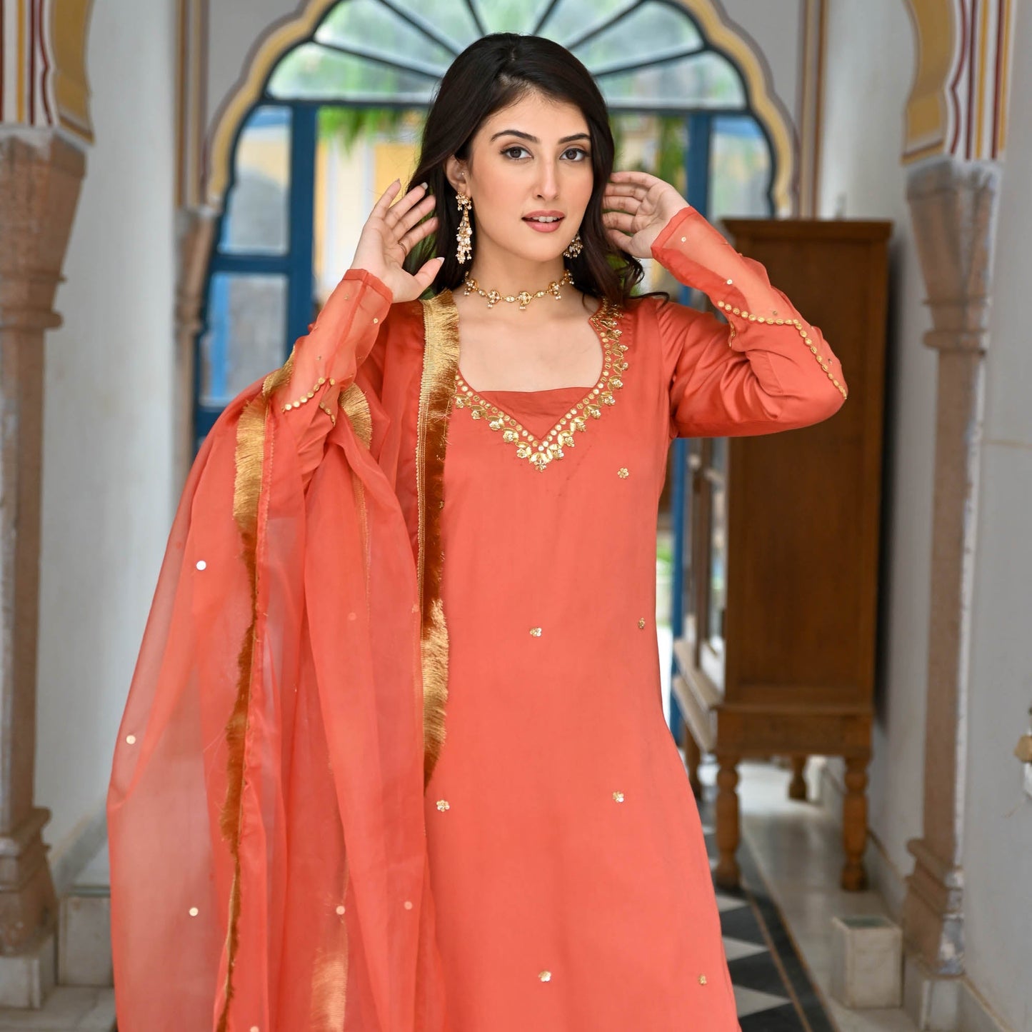 SURKH SUIT SET