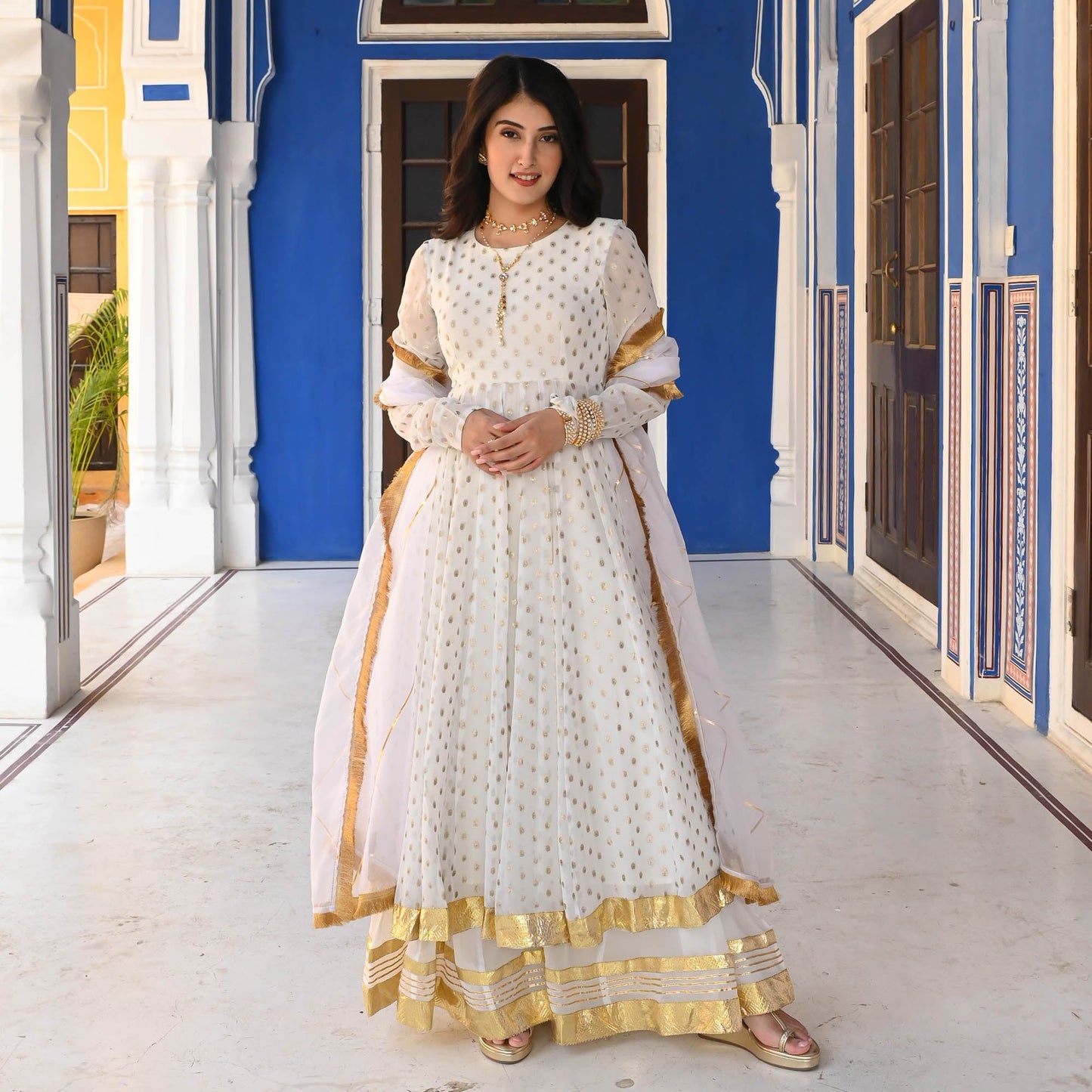 QAINAAT SUIT SET