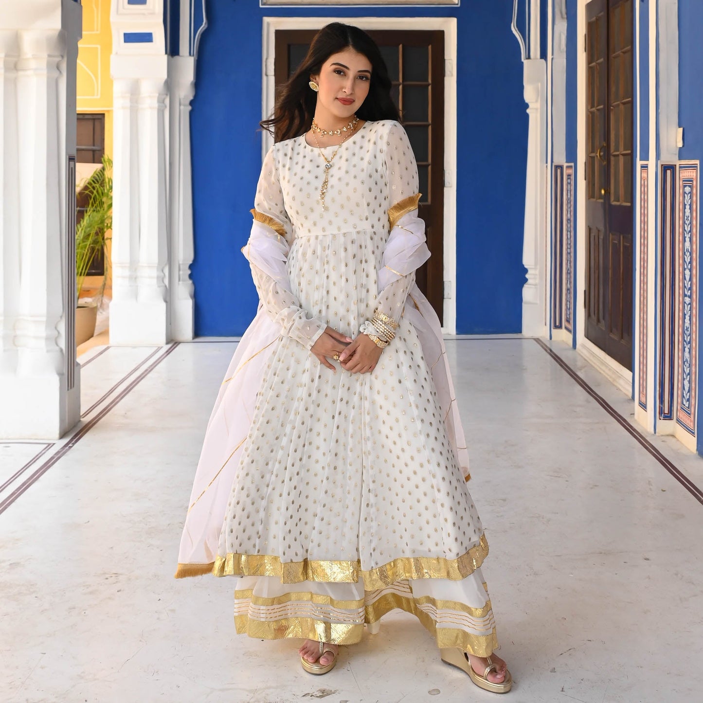 QAINAAT SUIT SET