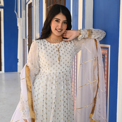 QAINAAT SUIT SET