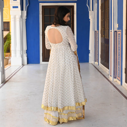 QAINAAT SUIT SET