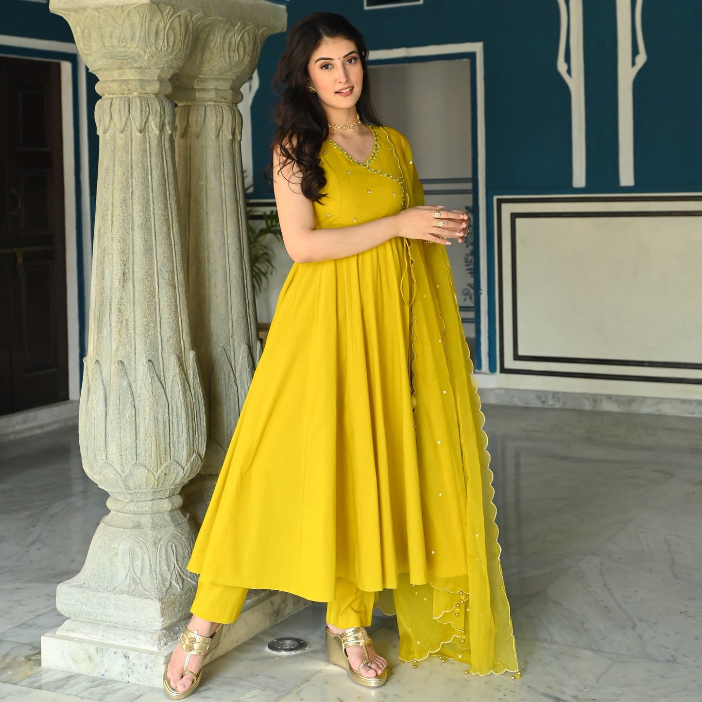 HEENA SUIT SET