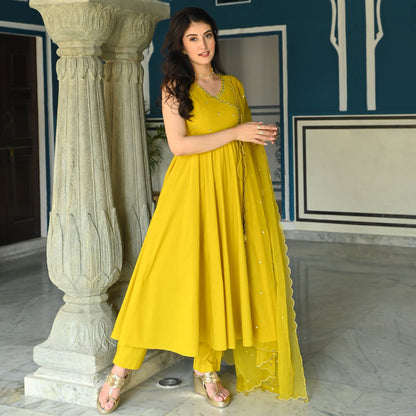 HEENA SUIT SET