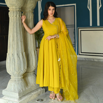 HEENA SUIT SET