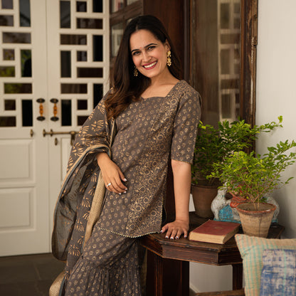 Mahira Gold Suit Set