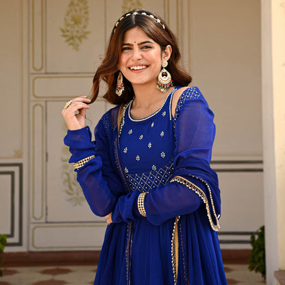 NAVYA SUIT SET