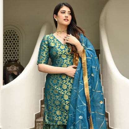 VAIBHAVI SUIT SET
