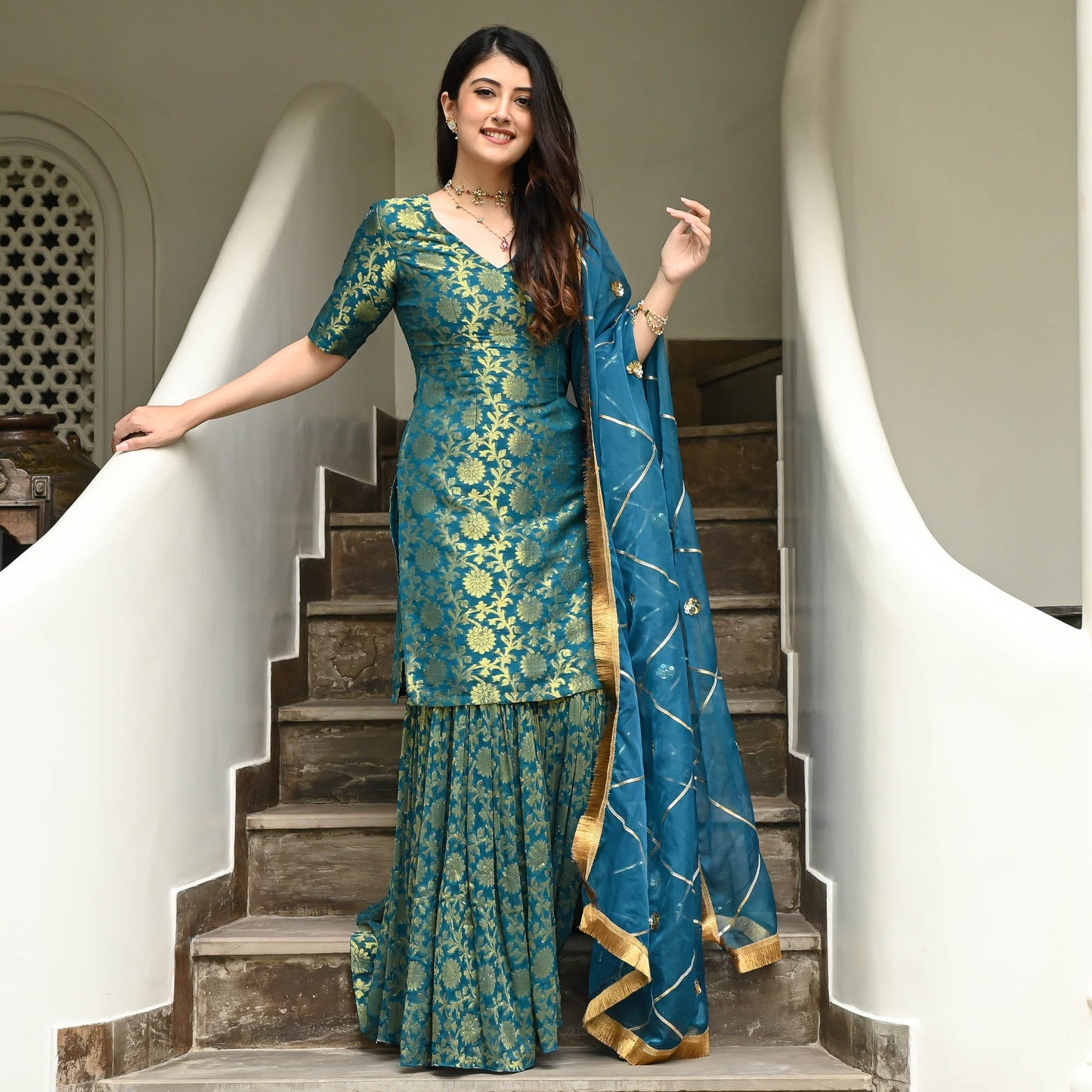 VAIBHAVI SUIT SET