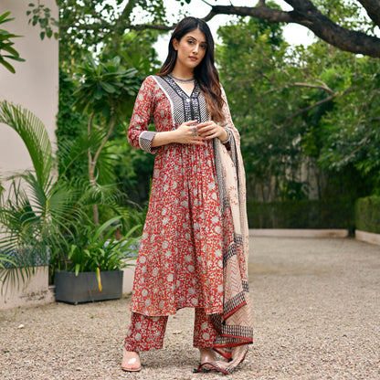 Sakhi Fashions Floral Natural Dye Suit Set