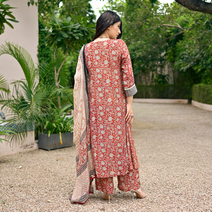 Sakhi Fashions Floral Natural Dye Suit Set