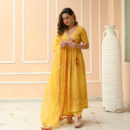 Sakhi Fashions Shaded Yellow Bandhej Print Suit