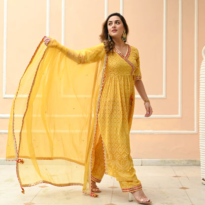 Sakhi Fashions Shaded Yellow Bandhej Print Suit