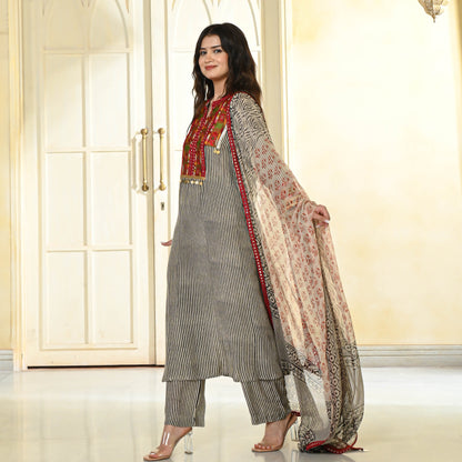 Lines Natural Dye Suit Set
